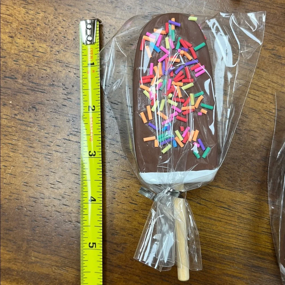 Decorative Wood Party favors. 8 total. DECORATIVE PURPOSES ONLY.